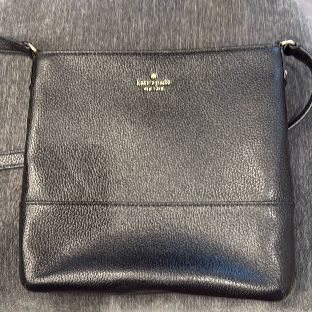 Kate Spade Southport avenue cora crossbody bag 
Kate spade New York